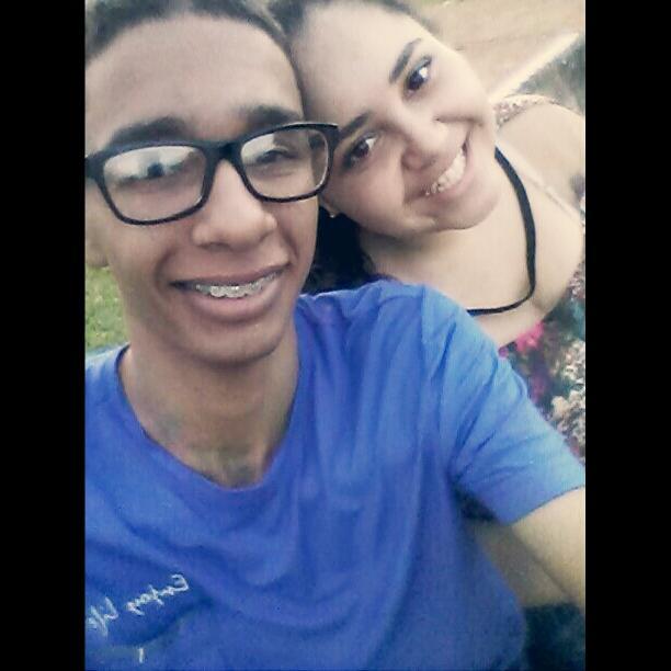 Amar não é olhar um para o outro, é olhar juntos na mesma direção.(segue,sigo de volta)