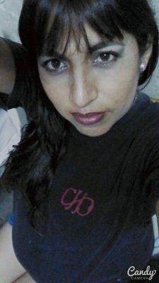 una casi kine enamorandose de su profesión dia a dia..y a cargo de una bella familia mis 4 soles