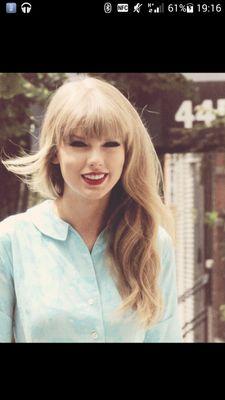 I'm big fan Taylor Swift
Folow-Folow
Like-Like
