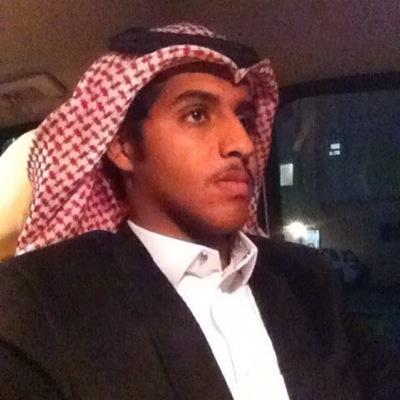 هادي ابن محمد بن مغيب البغاشي الشهراني 
             طالب في كليه الهندسه 
     ((على الثرى وعيونا بالثريا مانعشق الهين وﻻ نتمي له))