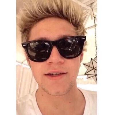 RT THIS PLEASE AND TAG NIALL IT WOULD MEAN THE WORLD TO ME (@stxckholmnjh)