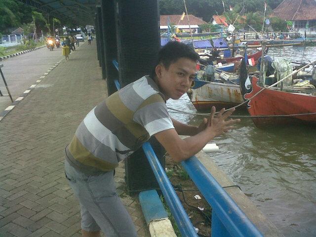 naniputraragil's profile picture. Kenali aku yg sebenarnya dari diriku sendiri, bukan dari orang lain. Karena orang lain  tak selamanya benar berkata tentang saya.