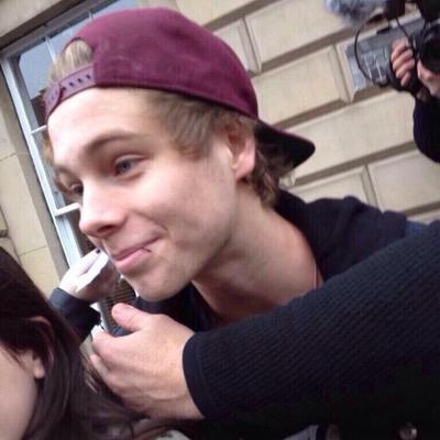 alohomoramgc's profile picture. GO FOLLOW @horcruxmgc BECAUSE SHE HAVE YOU A FREE FOLLOW