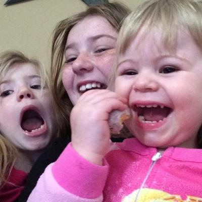 i love being the star of the show or in the middle. i love taylor swift, and kittens and my 2 sisters