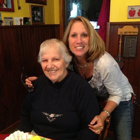 Jewellady04's profile picture. 