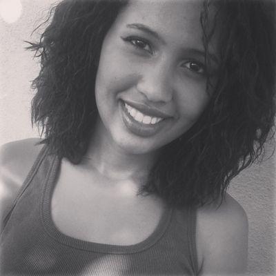 18. Amo: Deus, minha família, coisas fofas e diferentes. O meu futuro somente a Deus pertence.      Instagram: laylaramos2.  Follow me :3