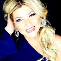 Canadian farm girl, businesswoman, Host & Executive Producer of the new talk show GO CURVY. Beauty has no age or size! Put on your highest heels & lets Go Curvy