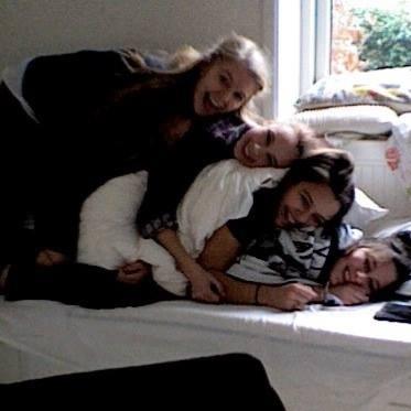 P4YTBAND's profile picture. Kalinka Sofie Elvira Isabel. Rock/pop/punk girls cover band located in Copenhagen Denmark. Dragons r cool. #P4YT