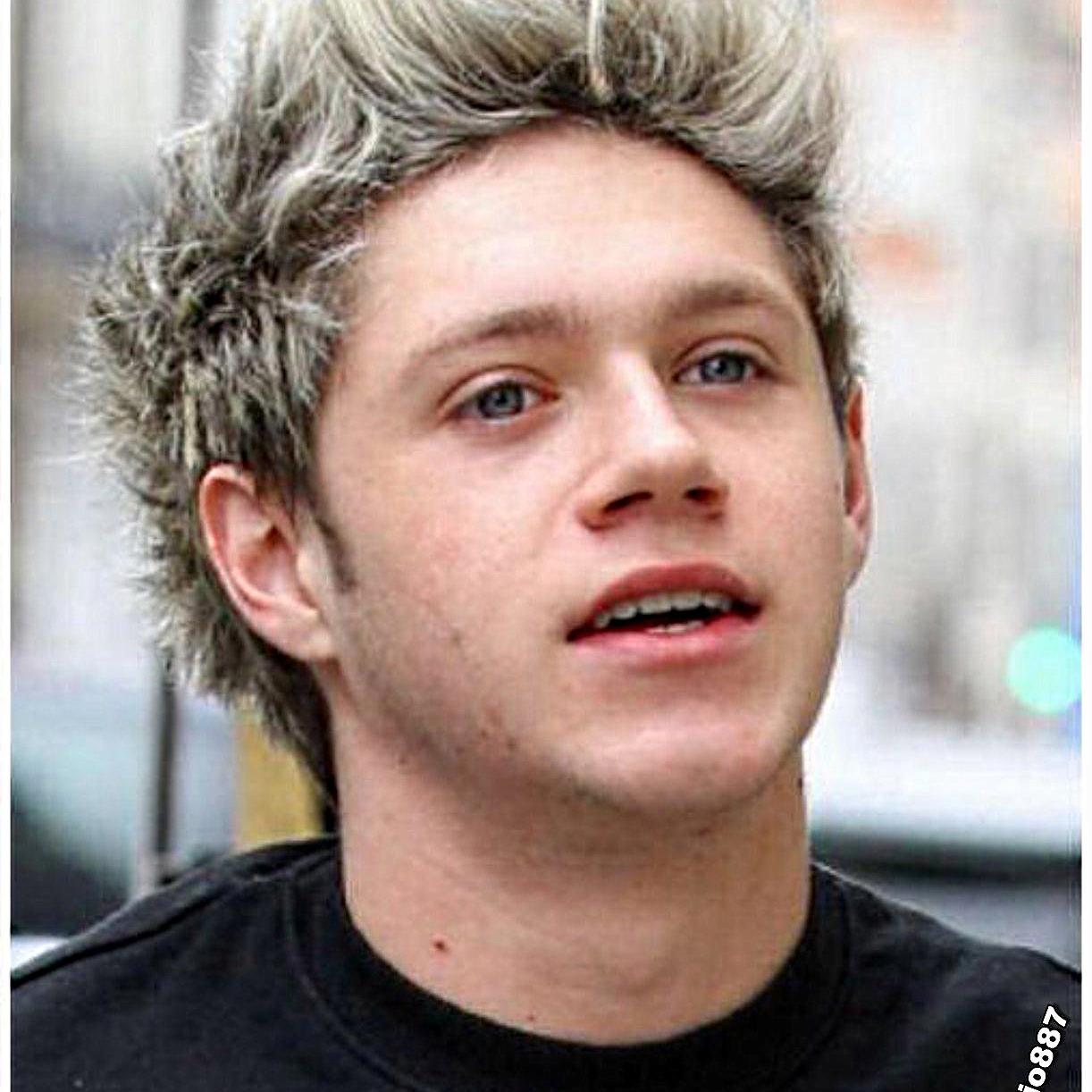 guysssss follow and i'll follow back xo omg haz