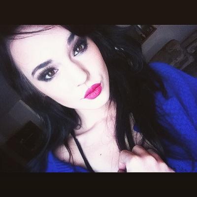 bulimia / vegetarian / recovery / trying to find self-love & happiness / i believe in nature / free spirit / marijuana enthusiast /