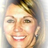 I am a health coach! Crazy about nutition, what we put into our bodies as well as keeping them fit with daily movement! Healthy recipes and tips!