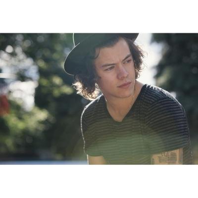 I GAVE YOU A FREE FOLLOW SO CAN YOU PLEASE FOLLOW @LOUISWISDOM ?