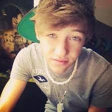 Ayy i'm Austin. I'm 16 and I like food. || Backup Account. Main: @suicxdc