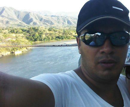 Comunicador Social Periodista de la Universidad de Antioquia.