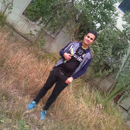 الفلسفة قليلة لاكن٠ الفلاسفة كثيرون
