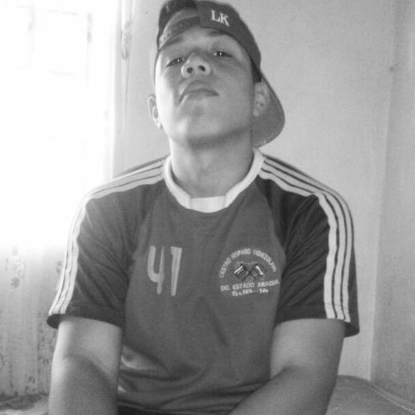 #18 aries insta:juansoto_17 snap:juansotopazzini