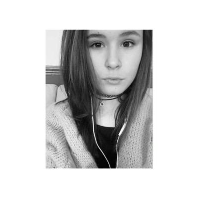 MikeysLoverrr_'s profile picture. Give me a band member to fuck forever.