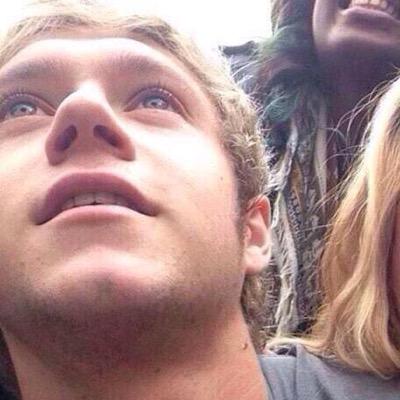 hi it's dona :) follow me on my main acc @stxckholmnjh