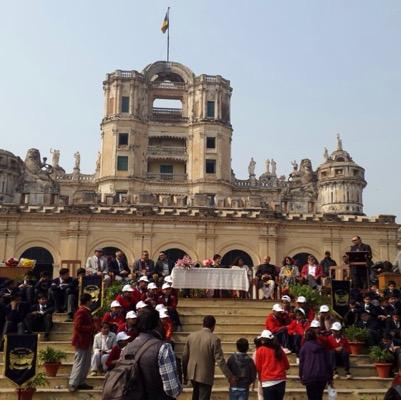 lko_Marts's profile picture. V ALL MARTINIANS R A FAMILY