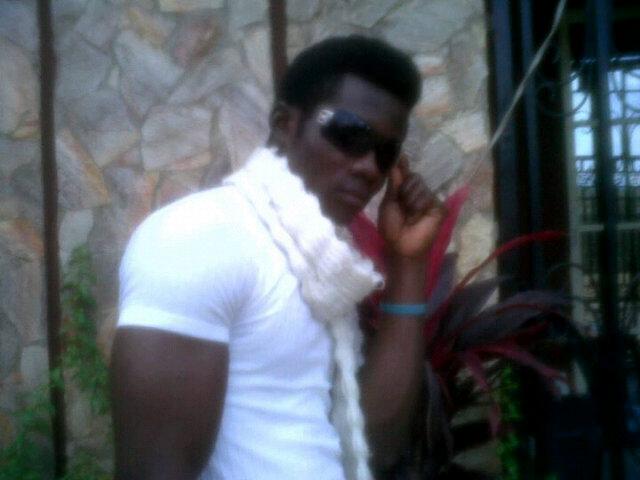 I'm a gentle young guy with a God giving talent as a musician, 40% of my 4rnds RE kids (i admonish & play with them)i'm a lover of kids.....