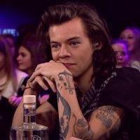 I FOLLOW YOU SO FOLLOW @pezzlinson AND RT THIS PLEASE https://t.co/QcWdk5ylkv