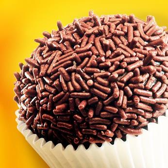 Deliciosos brigadeiros, com ingredientes e sabores surpreendentes, feito com legitimo Leite Moça Nestlé! Só aqui na #cpbr8