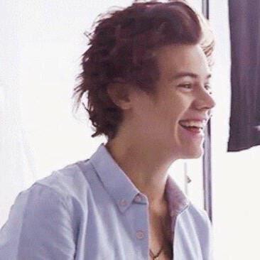 your fav loves you and cherishes you ! free follow from @LOUISLINS0N :) x
