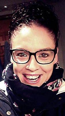 Profesora, adoro a los niños,mi objetivo: sonreir y disfrutar. Lo que me propongo lo consigo, luchadora por lo que realmente merece la pena (8)