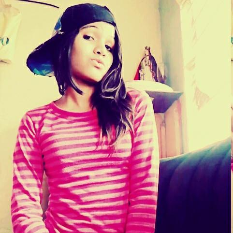 Holaa♥
Tengo 14 Años ! Soy #Belieber♥ BlackoutMahomie♥ , Amo el CHOCOLATEEE♥ ...!

Sigueme y te sigo !
  Never Say Never *-*