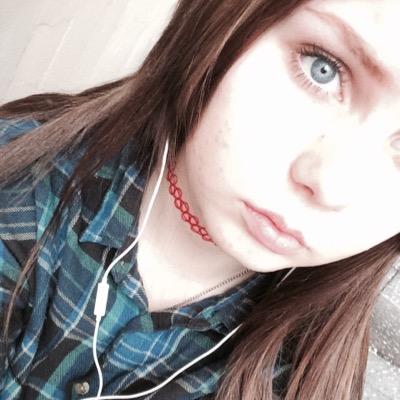 girl | 63kg | 1,66cm | depressed one direction & 5sos fan | suicidal larry shipper