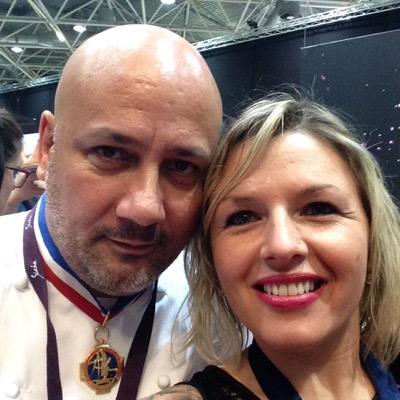 Cuisinière autodidacte et maman de 4 enfants en bas âge, je vous emmène découvrir mon univers culinaire, avec mes réalisations, mes challenges et mes projets