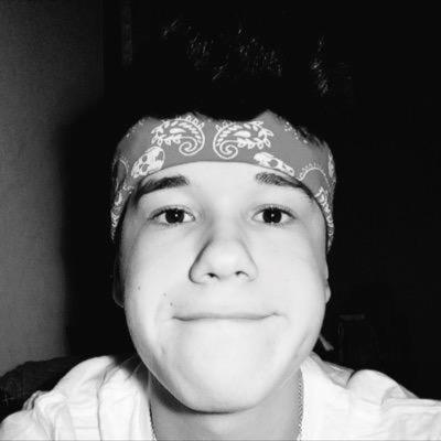 follow @cashanaconda