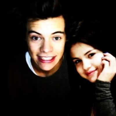 Cuenta dedicada a _____ Gomez una cantante y actriz de 19 años novia de Harry Styles integrante de One Direction.