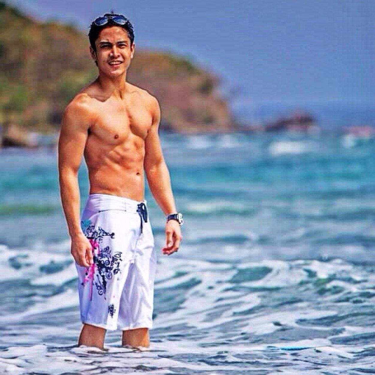 Dubbed as GMA7's Protege Hot Hunk (Top 8)
Magna cum Laude graduate of Far Eastern University Batch 2010 (BSC Tourism Management)