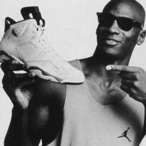 Sneakers aren't really here just to be worn! I tweet about mostly fresh Jordans, but also sneakers in general.