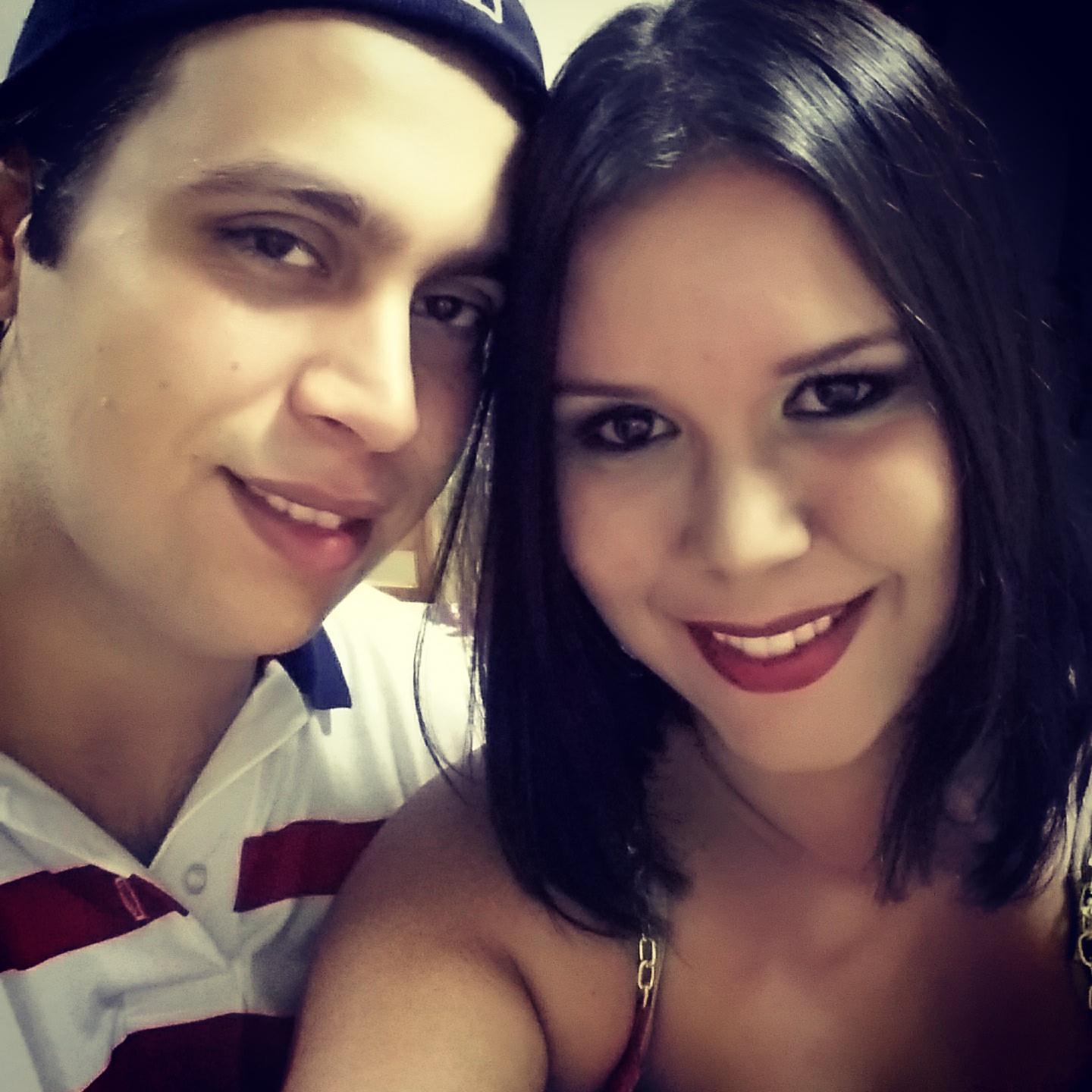 Gerente Administrativo, Apaixonado, Curioso, preguiçoso, Pai de Família, sonhador. . . =D