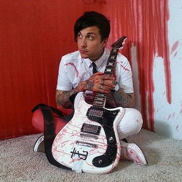 follow @bloodfrxnk not this one !!