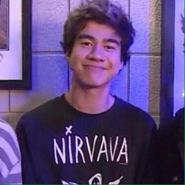 free follow from @the5sosdonut