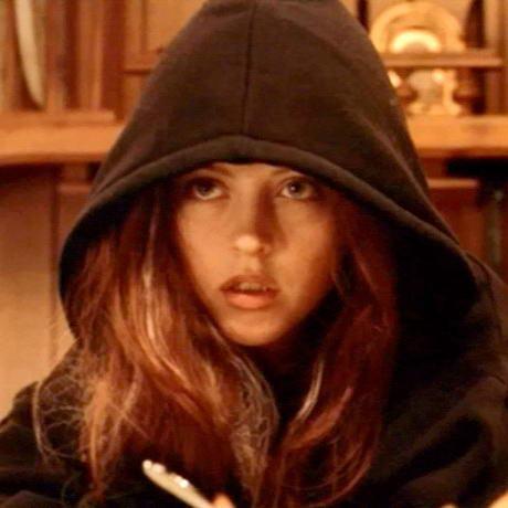 Names Ginger, that beast is still out there. It turned me into..something horrible!..#Single #GingerSnaps #RP