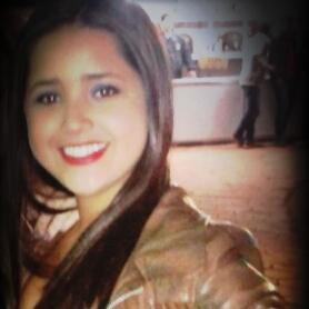 Uma menina louca de vontade de um dia se tornar uma louca por Jesus