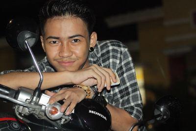 kumiss_cikal's profile picture. saya rela bekerja keras, karena saya sadar GANTENG saja tidak cukup untuk seseorang yang kita cinta. :)