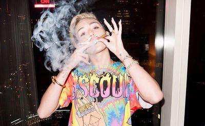 smiler. LBS/ instagram  alves_yasmin16