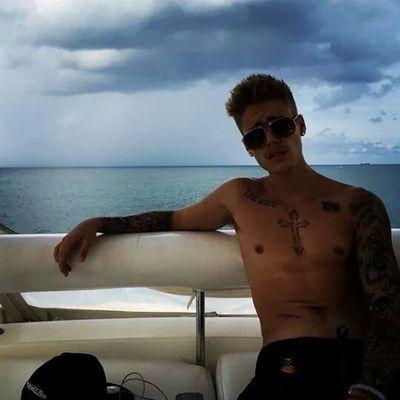 ~ Jovana Markovic. Follow back #Belieber