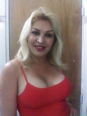 Madre de una hermosa hija Sadye Gabriela. Soy Abogada d libre ejercicio en Civil y Mercantil.