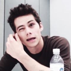 LeoIs0nFire's profile picture. a good booty and strong eyebrow game is all you need to be successful