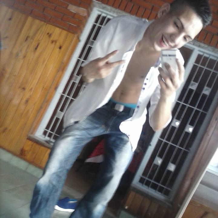 YA NO SE QUIEN ES MI AMIGO NI QUIEN ES MI ENEMIGO. PERO ESTOY TRANQUILO PORQUE SE QUE SIGO SIENDO EL MISMO..