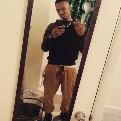 boinamedkoolaid's profile picture. Football is life 
Gemini 5|27 ♊
KC Raised 
Kik: boi_named_kool_aid 
Snap chat : boinamedkoolaid