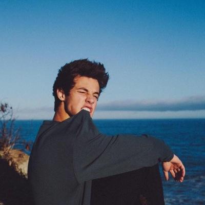 free follow! If you're nice please follow @nashlixinho turn her notifications on she does DM TO 7/12 EVERYDAY ✨