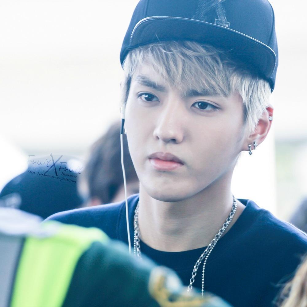 MU- Kris Wu
