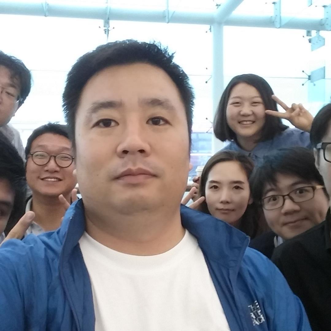 정헌우 입니다. 종교는 기독교이고 클래식 음악과 야구를 좋아합니다.